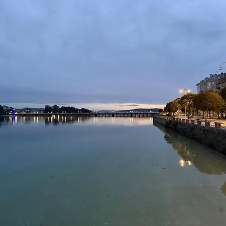 Sol E Lua En El Centro De * O Grove