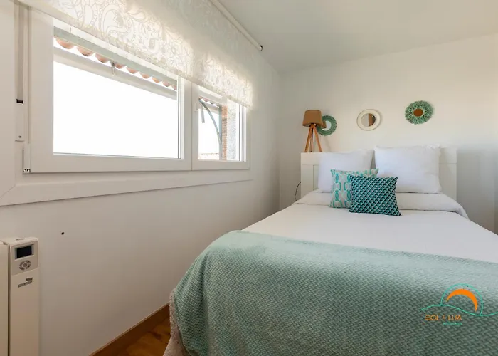 Sol E Lua En El Centro De 格罗韦